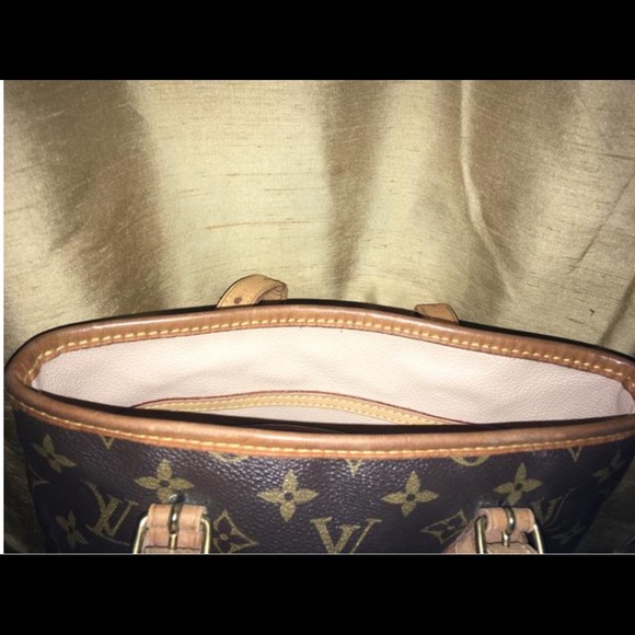 Louis Vuitton
Bucket pm Monogram Shoulder Bag - Picture 12 of 12